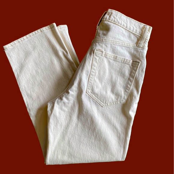 NWT • A&F High-rise Jeans - Picture 4 of 5